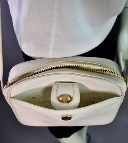 CELINE PARIS Sac besace bandoulière en cuir...