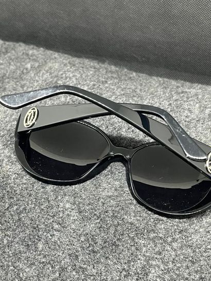 CARTIER PARIS Lunettes de soleil 140 noires...