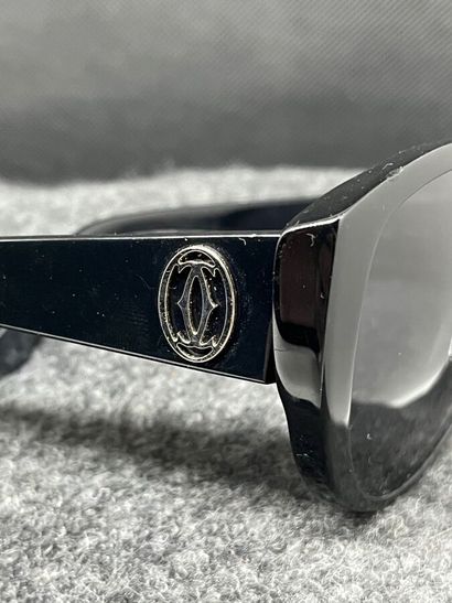 CARTIER PARIS Lunettes de soleil 140 noires...