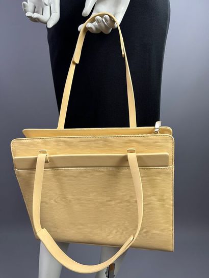 LOUIS VUITTON Sac modèle CROISETTE épi vanille...