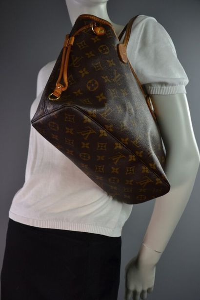 LOUIS VUITTON Sac NEVERFULL P.M monogram...