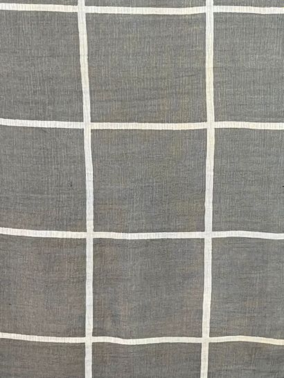 YSL, GIVENCHY, PATOU, FERAUD Lot de 4 foulards...