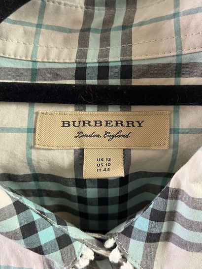 BURBERRY Lot de 2 robes chemises en coton...
