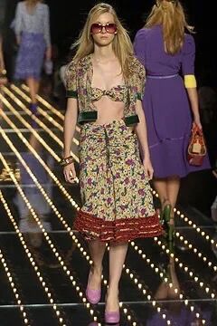 LOUIS VUITTON Ensemble en soie fleuri finitions...