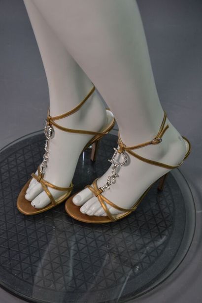 CHRISTIAN DIOR Escarpins ouverts cuir maé...