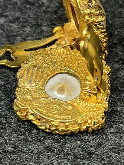 CHANEL Boucles d'oreilles clips en métal...