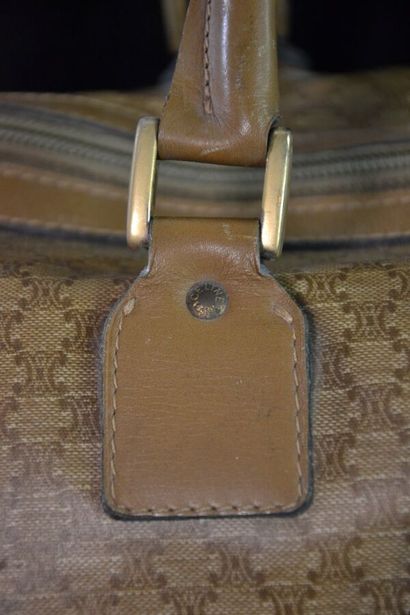 CELINE PARIS Sac Boston en toile monogram...
