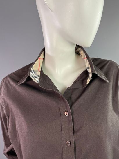BURBERRY Lot de 3 chemisiers coton tartan...