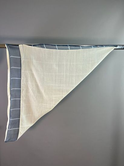 YSL, GIVENCHY, PATOU, FERAUD Lot de 4 foulards...