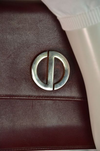CHRISTIAN DIOR Sac en cuir bordeaux monogram...