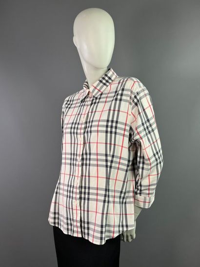 BURBERRY Lot de 3 chemisiers coton tartan...