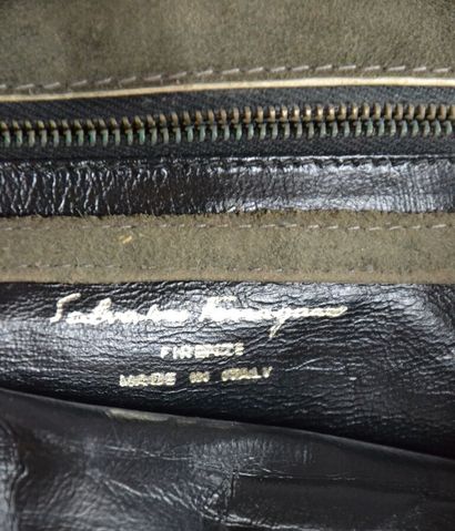 SALVATORE FERRAGAMO Sac à main en cuir velours...