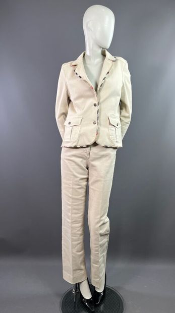 BURBERRY Lot comprenant une veste et un pantalon...