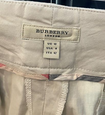 BURBERRY Lot de 2 pantalons denim bleu et...