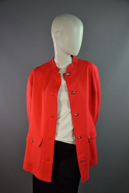 COURRÈGES PARIS Veste en laine rouge sanglée...