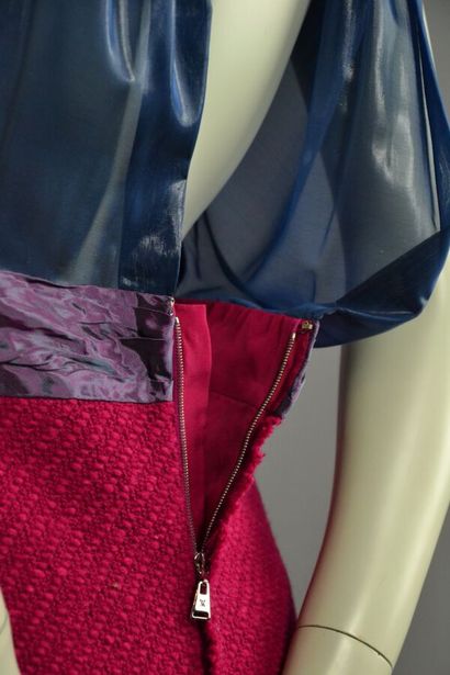 LOUIS VUITTON Robe en tweed lurex et strass...