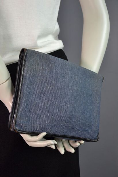 CELINE PARIS Pochette en toile denim brut...