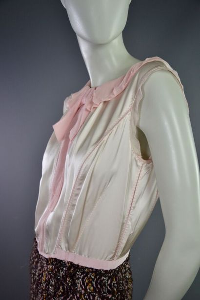LOUIS VUITTON Robe en tweed et satin de soie...