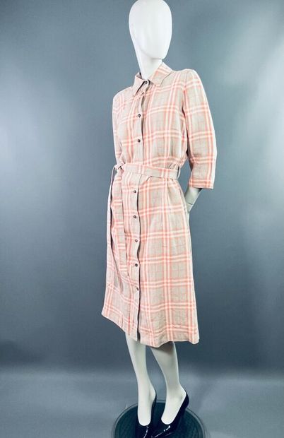 BURBERRY Lot de 2 robes chemises en coton...