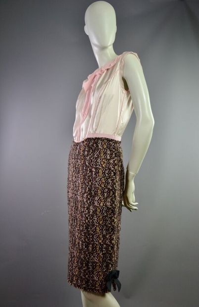 LOUIS VUITTON Robe en tweed et satin de soie...