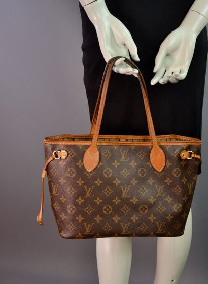 LOUIS VUITTON Sac NEVERFULL P.M monogram...