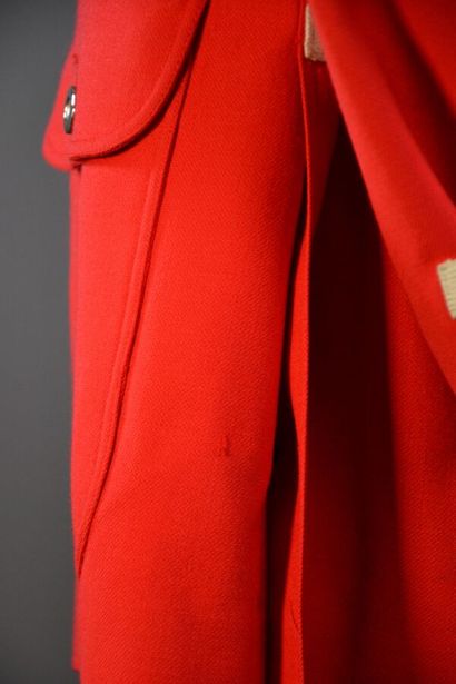 COURRÈGES PARIS Veste en laine rouge sanglée...