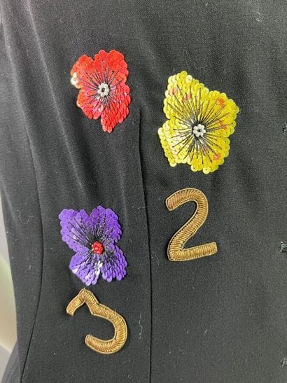 ESCADA Gilet en laine noir brodé de fleurs...