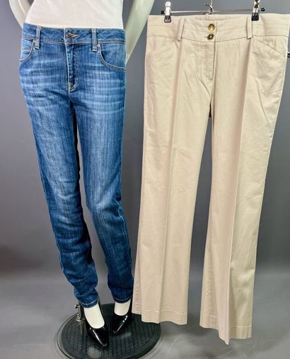 BURBERRY Lot de 2 pantalons denim bleu et...