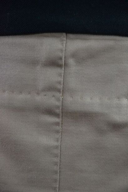 LOUIS VUITTON 2 jupes en coton ton beige...