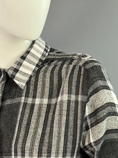 BURBERRY Lot de 2 chemisiers voile de coton...