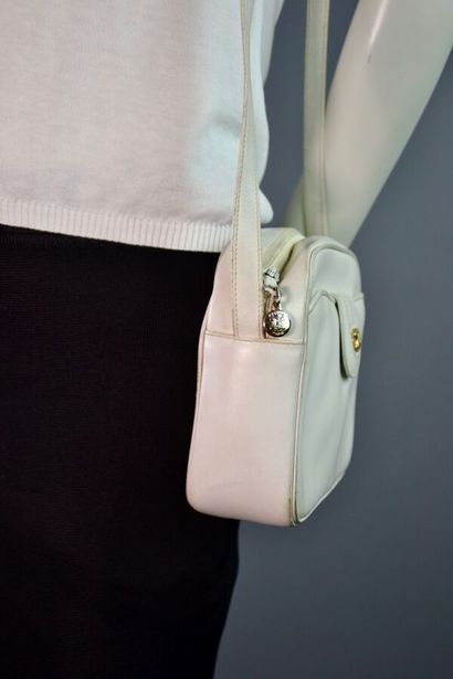 CELINE PARIS Sac besace bandoulière en cuir...