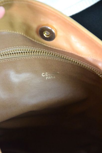 CÉLINE PARIS sac besace bandoulière en cuir...