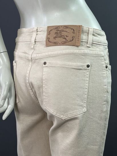 BURBERRY Lot comprenant une veste et un pantalon...