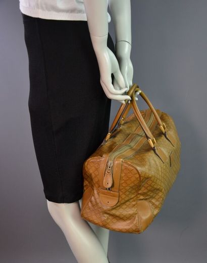 CELINE PARIS Sac Boston en toile monogram...