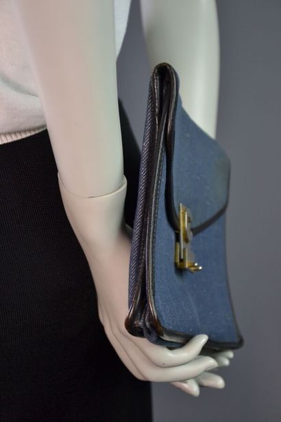 CELINE PARIS Pochette en toile denim brut...