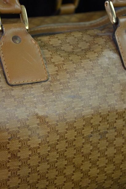 CELINE PARIS Sac Boston en toile monogram...
