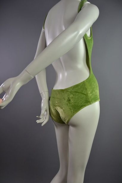 LOUIS VUITTON Maillot de bain velours vert...