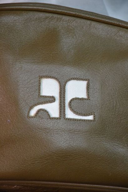 COURRÈGES PARIS Sac Caméra besace en cuir...