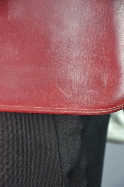 CHRISTIAN DIOR Sac en cuir bordeaux monogram...
