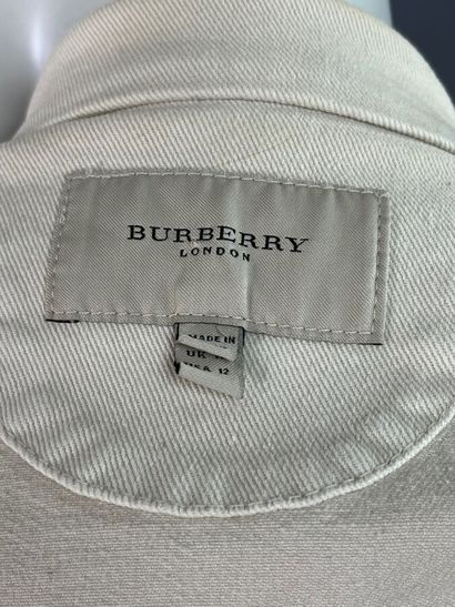 BURBERRY Lot comprenant une veste et un pantalon...