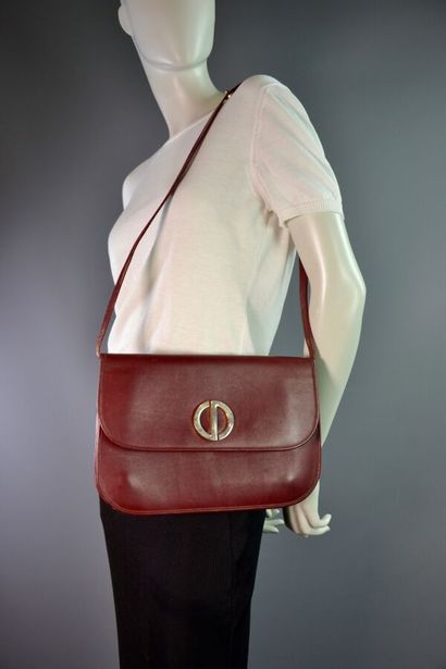 CHRISTIAN DIOR Sac en cuir bordeaux monogram...