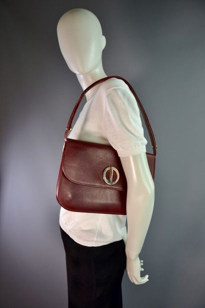 CHRISTIAN DIOR Sac en cuir bordeaux monogram...