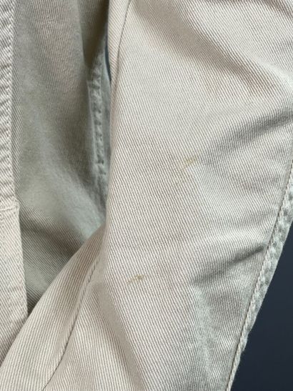 BURBERRY Lot comprenant une veste et un pantalon...