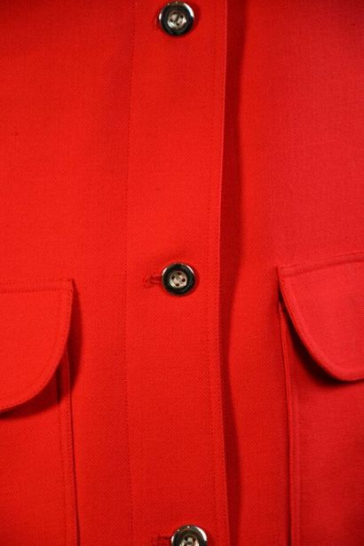 COURRÈGES PARIS Veste en laine rouge sanglée...