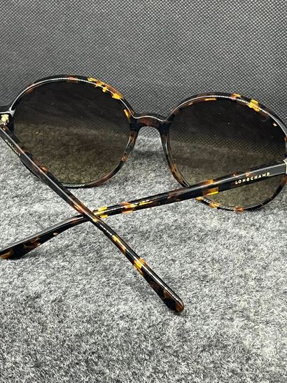 LONGCHAMP Lunettes de soleil femme écaille...