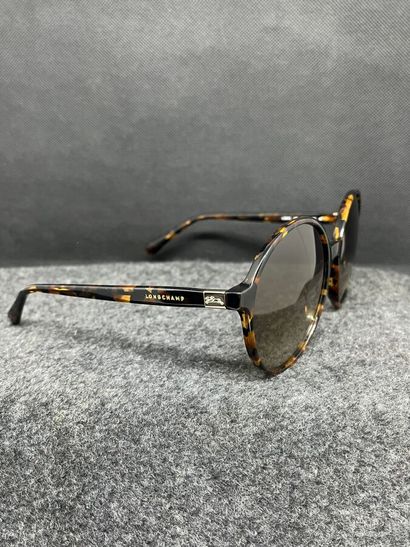 LONGCHAMP Lunettes de soleil femme écaille...