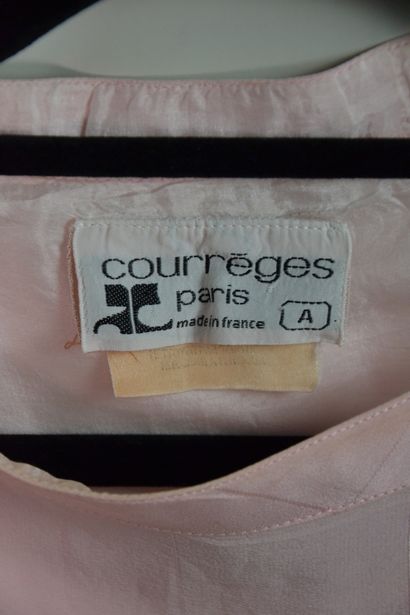COURREGES PARIS Robe d'été en soie rose clair...