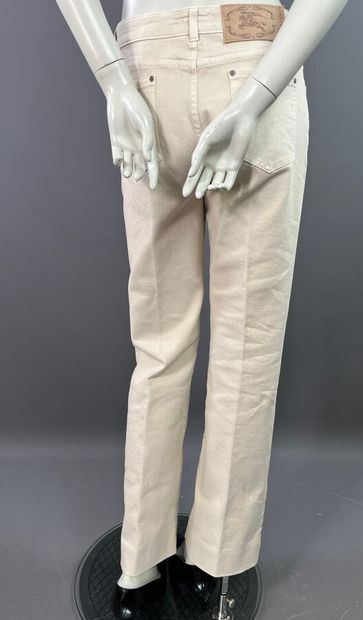 BURBERRY Lot comprenant une veste et un pantalon...