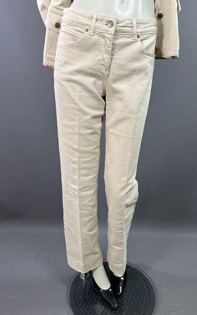 BURBERRY Lot comprenant une veste et un pantalon...