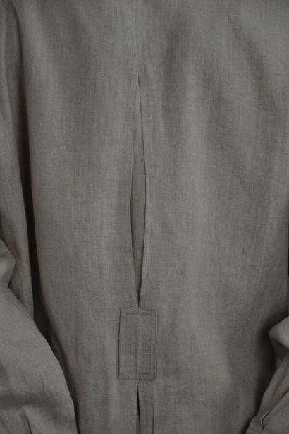 COURREGES Paris femme Saharienne en lin naturel...